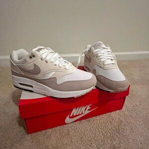 Women's Nike Air Max 1 - Platinum Violet